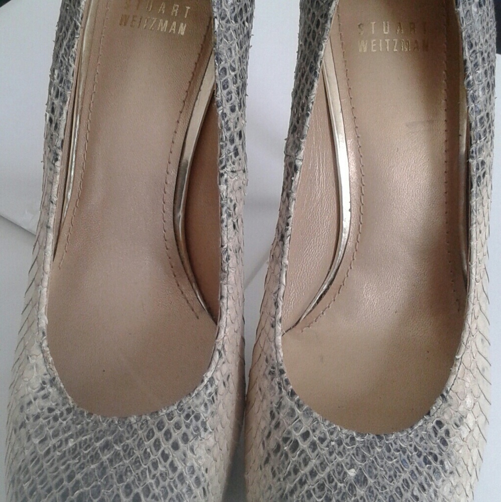 Stuart Weitzman pumps.